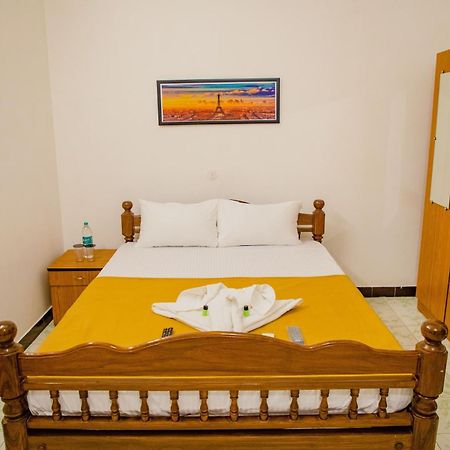 Maison Blanche Near Rock Beach Otel Pondicherry Dış mekan fotoğraf