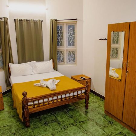 Maison Blanche Near Rock Beach Otel Pondicherry Dış mekan fotoğraf