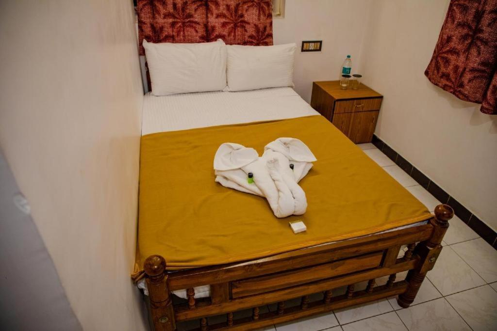 Maison Blanche Near Rock Beach Otel Pondicherry Dış mekan fotoğraf