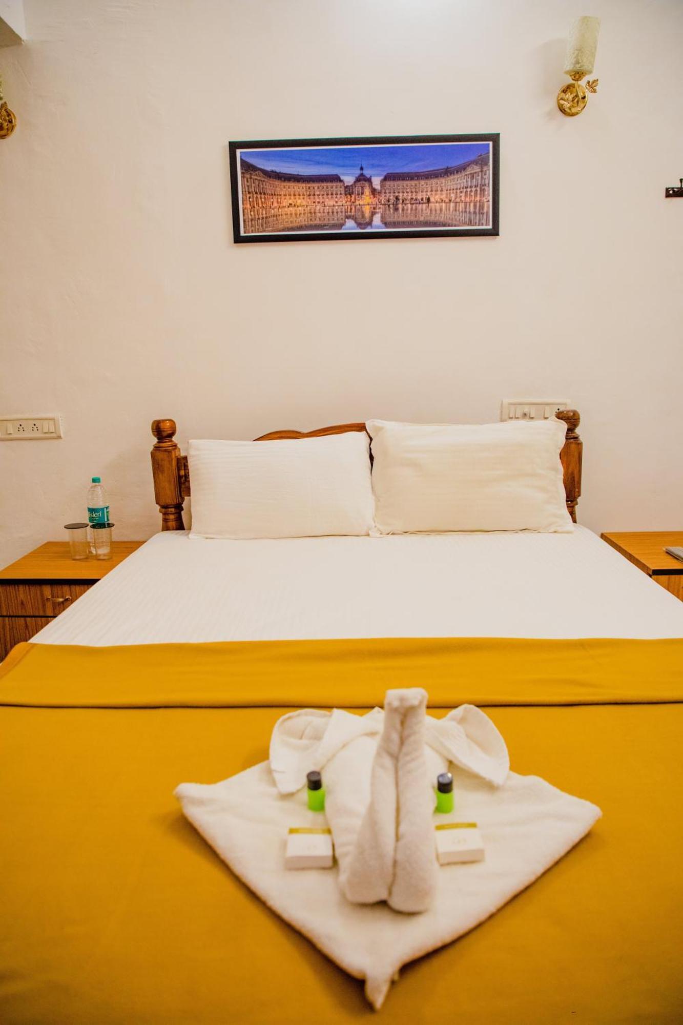 Maison Blanche Near Rock Beach Otel Pondicherry Dış mekan fotoğraf