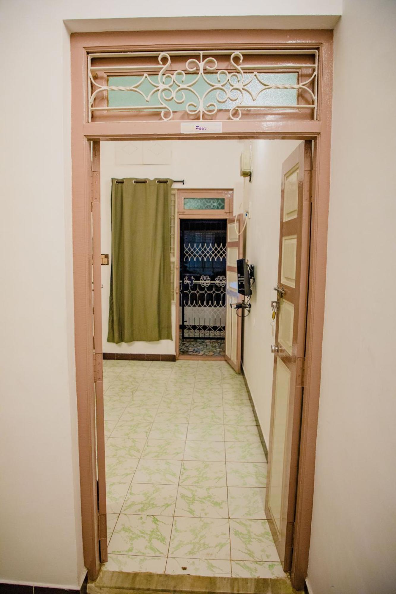 Maison Blanche Near Rock Beach Otel Pondicherry Dış mekan fotoğraf