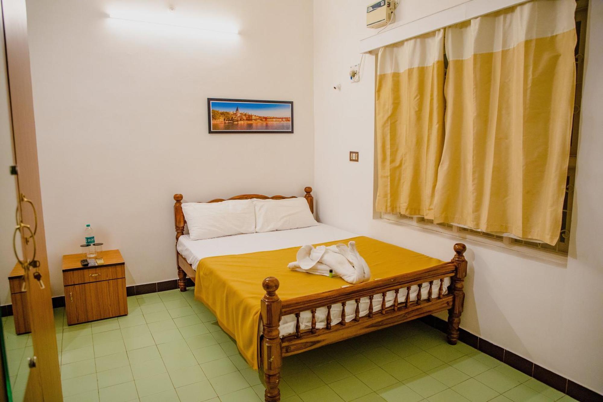 Maison Blanche Near Rock Beach Otel Pondicherry Dış mekan fotoğraf