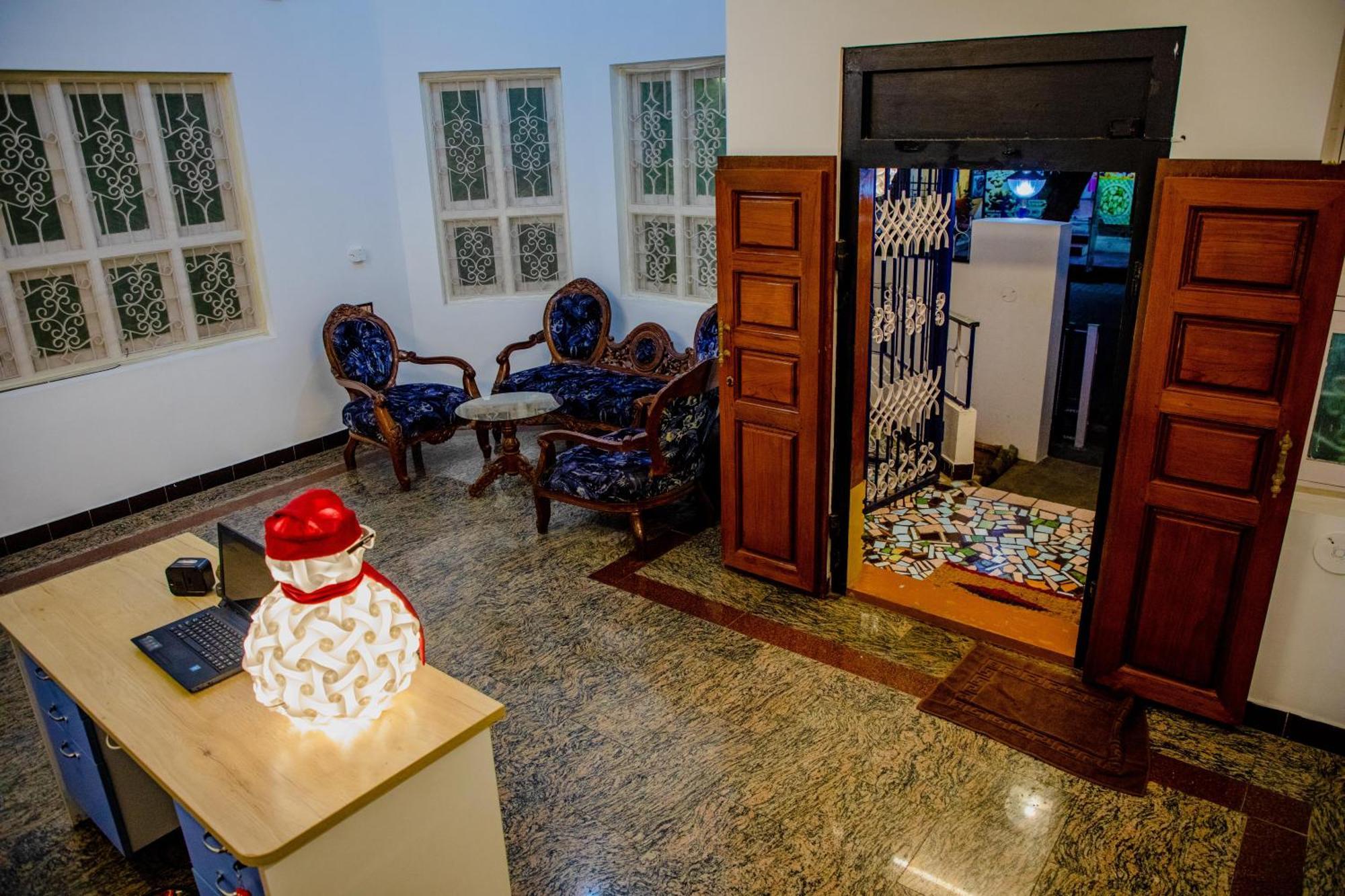 Maison Blanche Near Rock Beach Otel Pondicherry Dış mekan fotoğraf