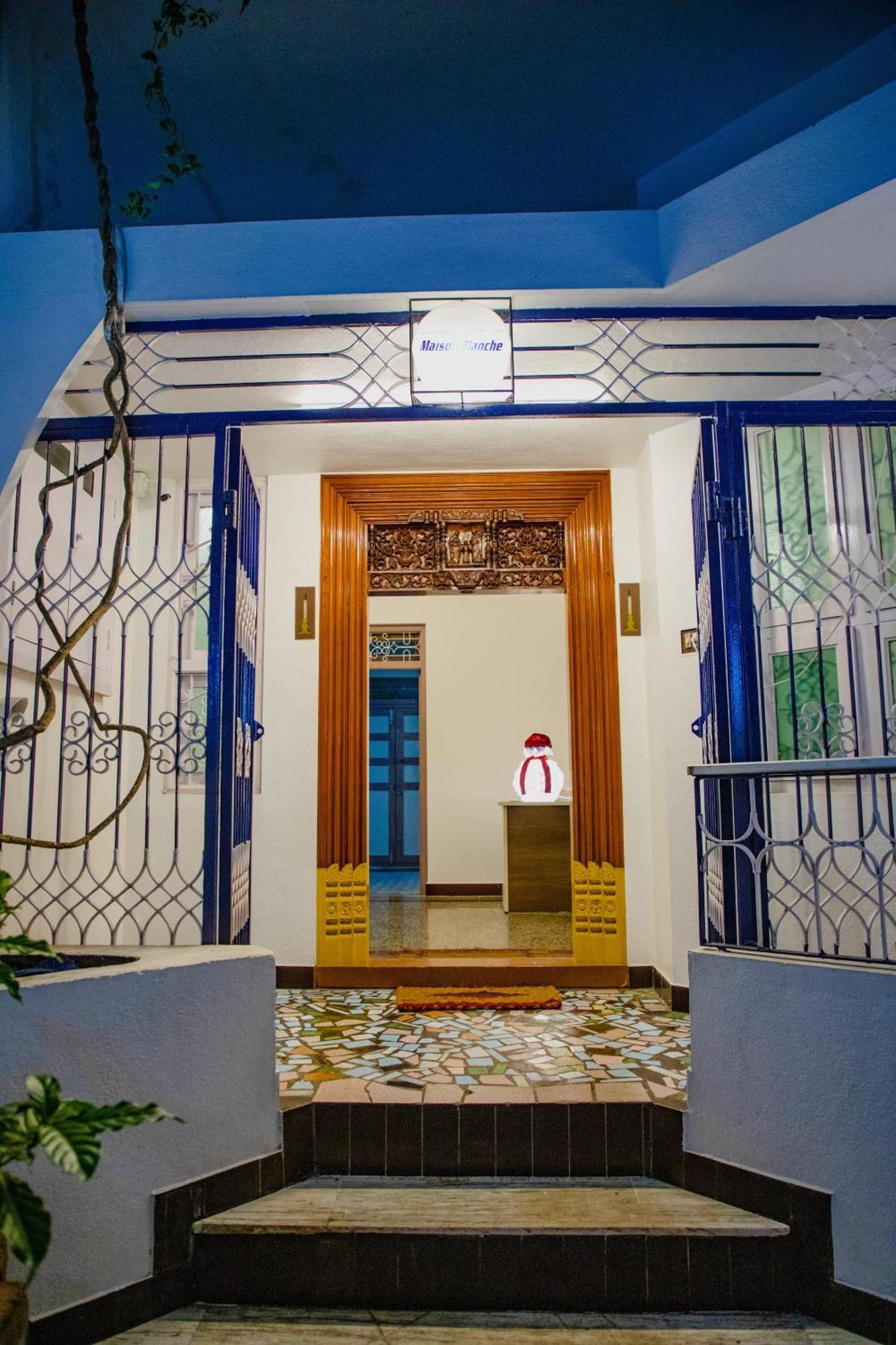 Maison Blanche Near Rock Beach Otel Pondicherry Dış mekan fotoğraf