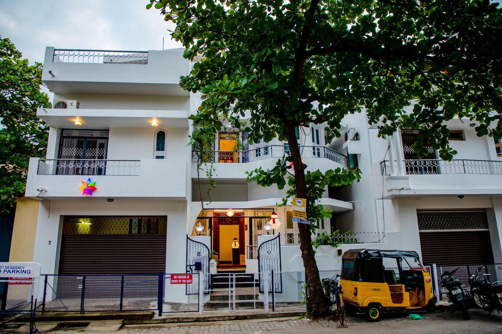 Maison Blanche Near Rock Beach Otel Pondicherry Dış mekan fotoğraf