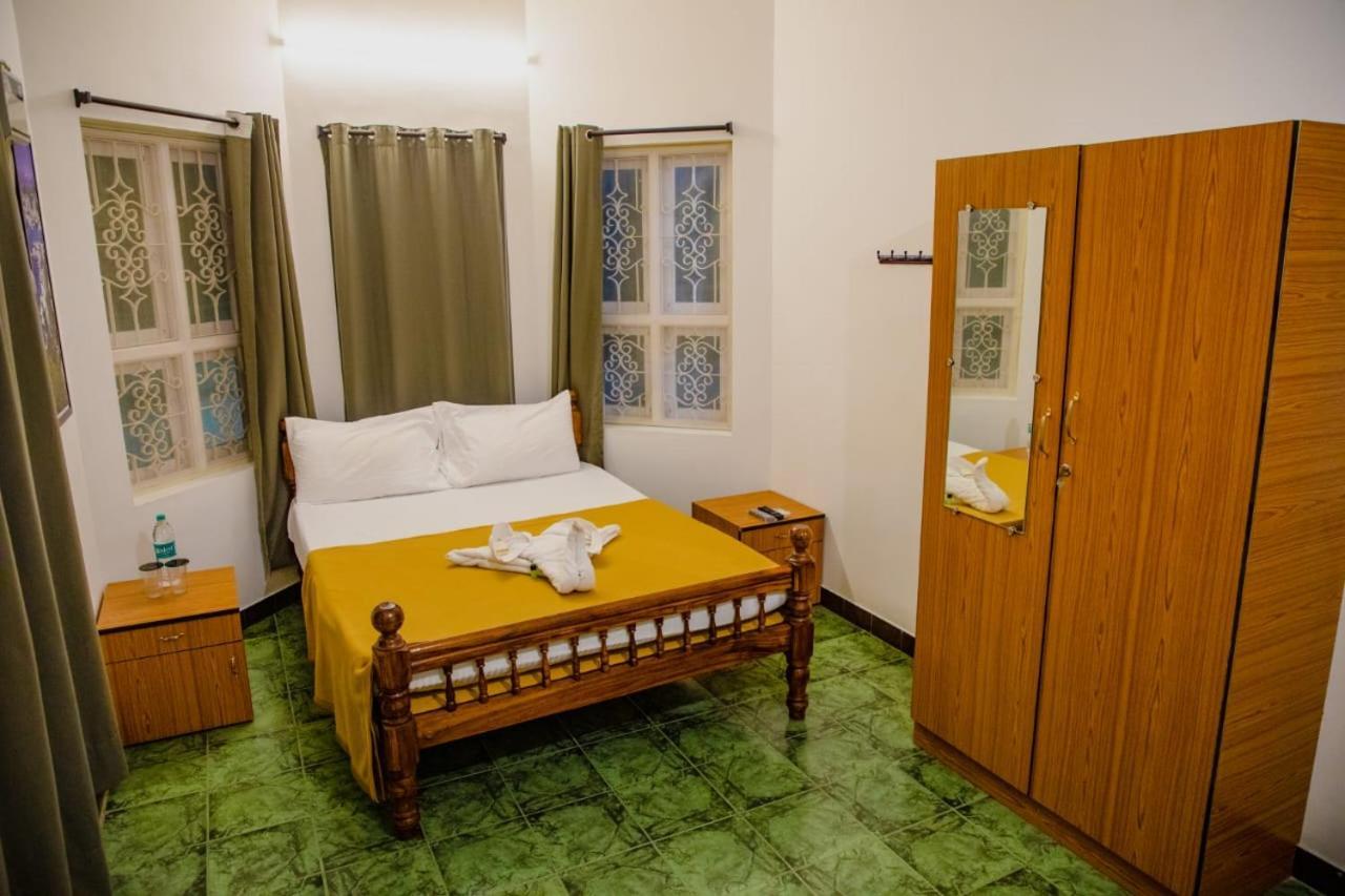 Maison Blanche Near Rock Beach Otel Pondicherry Dış mekan fotoğraf